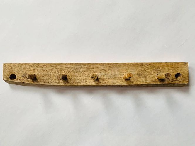 Hovedbilde Knaggrekke i tre 45x12cm.