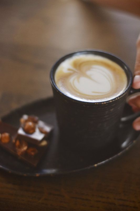 Kaffekrus h 8,2 cm brunt