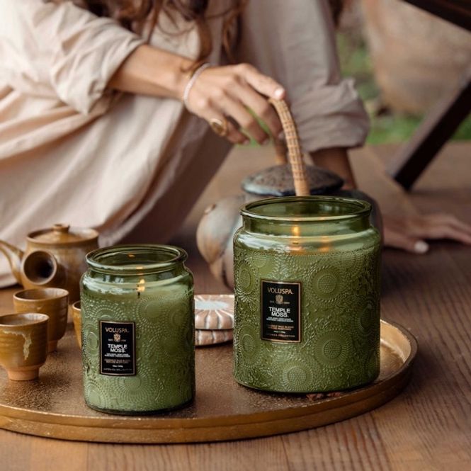 Hovedbilde Voluspa Large Jar Candle, 100 tim - Temple Moss